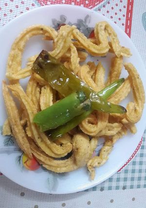ચકરી ગાંઠીયા(chakri gathiya recipe in gujarati) રેસીપી મુખ્ય ફોટો