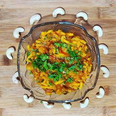 A picture of Kaju Gathiya Curry.