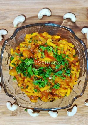 A picture of Kaju Gathiya Curry.