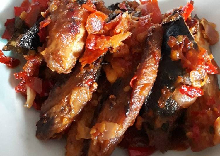 Cara Gampang Membuat Pindang masak sambel merah yang Sempurna