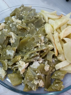 Una foto de Revuelto de habichuelas planas