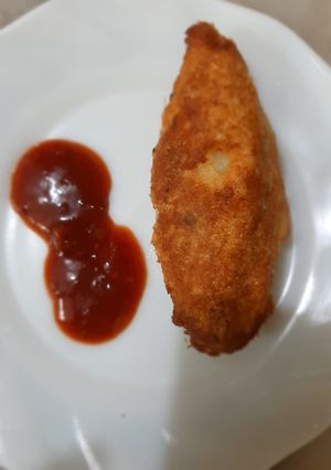 A picture of Chicken bread rolls.