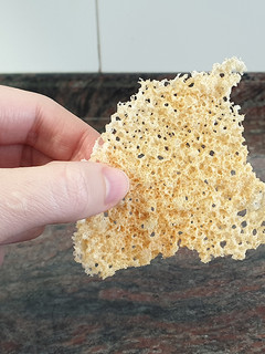 Una foto de Crujiente de queso