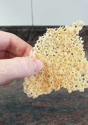 Una foto de Crujiente de queso