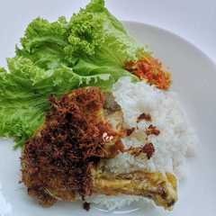 รูปของ Ayam Goreng Lengkuas