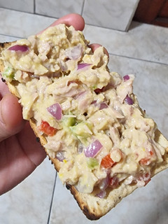 Una foto de Atún para el desayuno