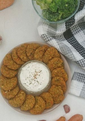 O poză a rețetei Chifteluțe cu quinoa și legume.