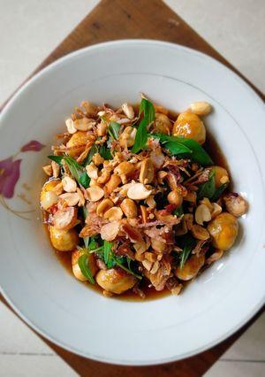 Hình của món Trứng cút xào me.