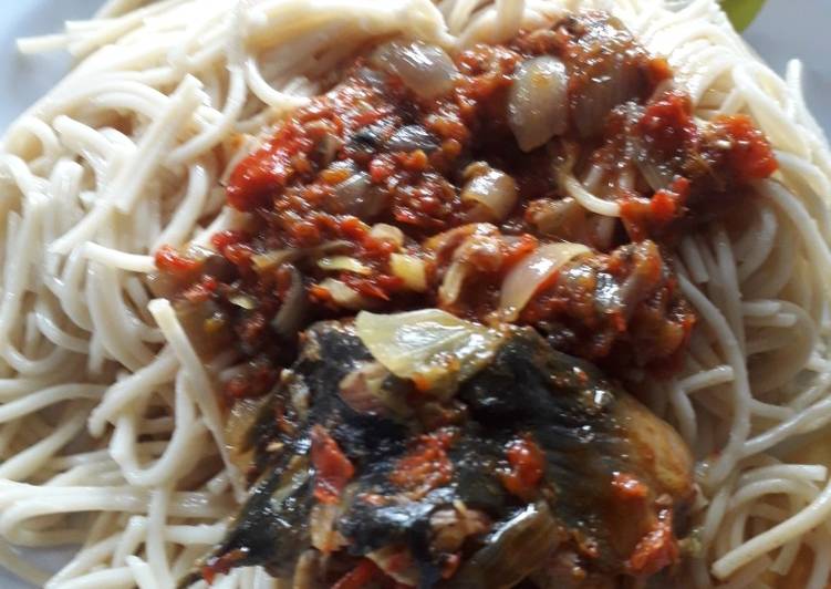 Simple Way to Prepare Favorite White spaghetti n fish sous