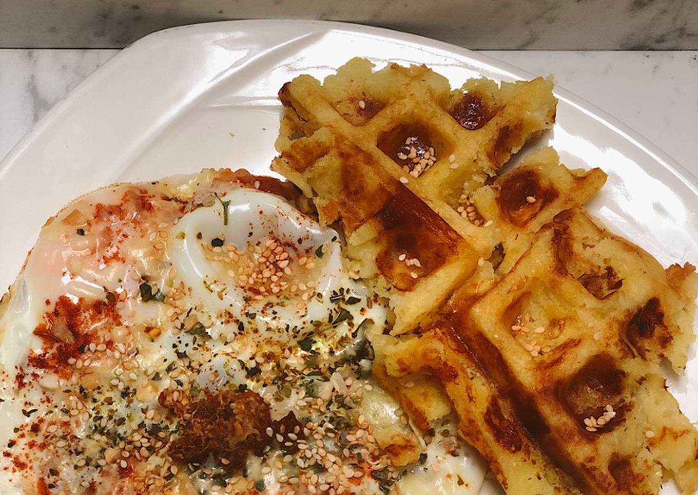 Waffle de envuelto y huevo frito 🍳