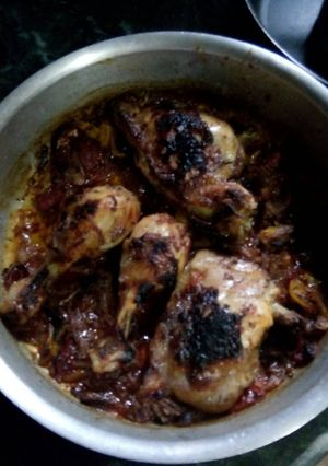 A picture of Baked Chicken Thighs with Onions.
