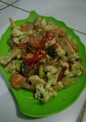 Foto resep Tumis udang kembang kol dan 🍄
