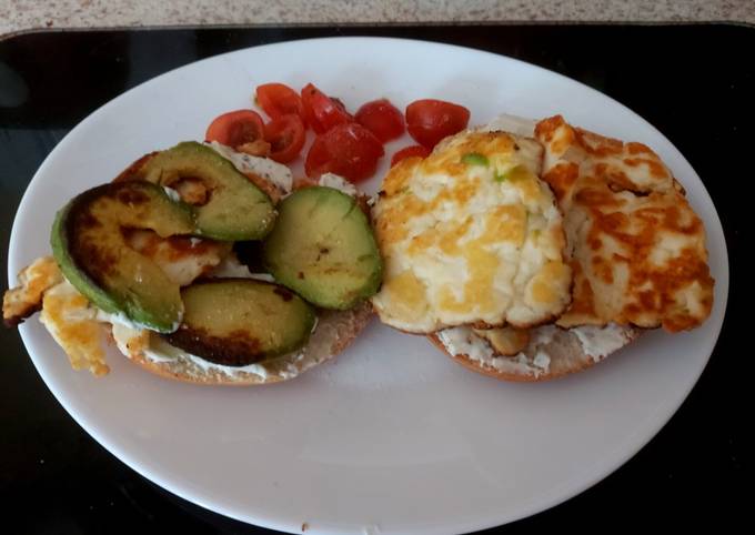 Easiest Way to Prepare Jamie Oliver My Grilled Halloumi + Avocado Bagel with a hint of Chilli 🥰