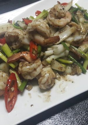 รูปของ กุ้งผัดพริกไทยดำ #รักบ้านเกิด