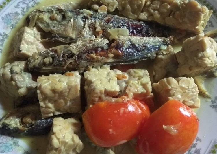 Ikan Pindang Bumbu Kuning