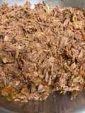 Carne desmechada de paleta en olla a presión