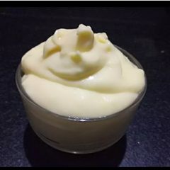 A picture of Mango yogurt.