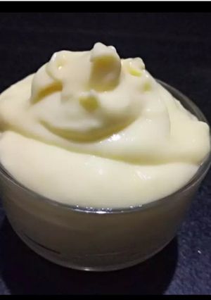 A picture of Mango yogurt.