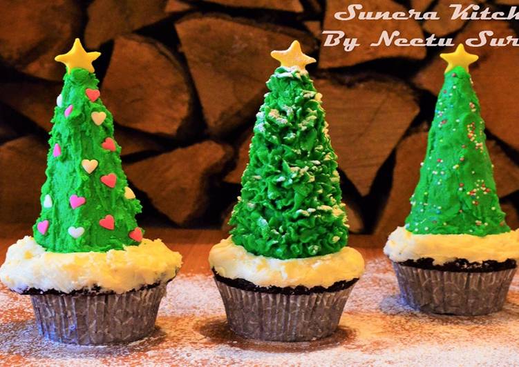 Christmas Tree Cupcakes | Eggless Chocolate Cup Cakes