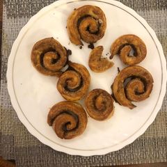 A picture of Cinnamon Roll.