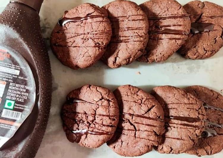 Chocolate lava cookies