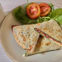 รูปของ Kebab Lipat Isi Telur & Keju