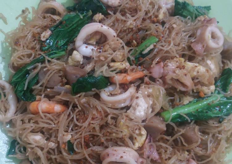 Bihun goreng seafood