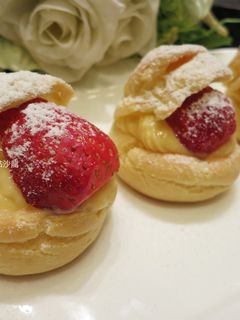 草莓卡士達泡芙 的食譜成品照片