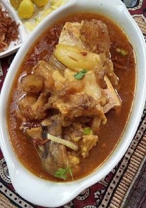 A picture of Beef Paye.