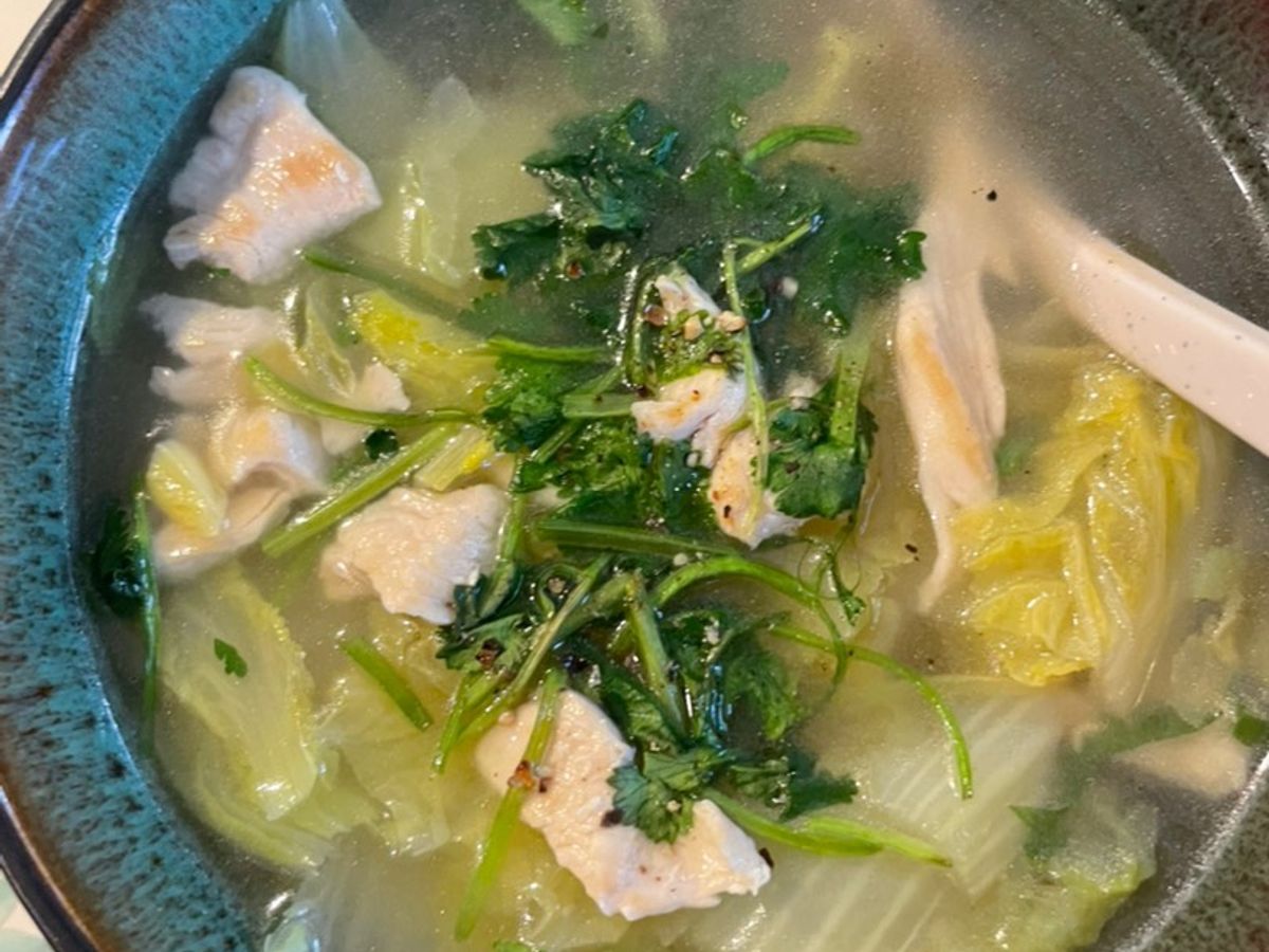 Canh cải thảo nấu thịt gà