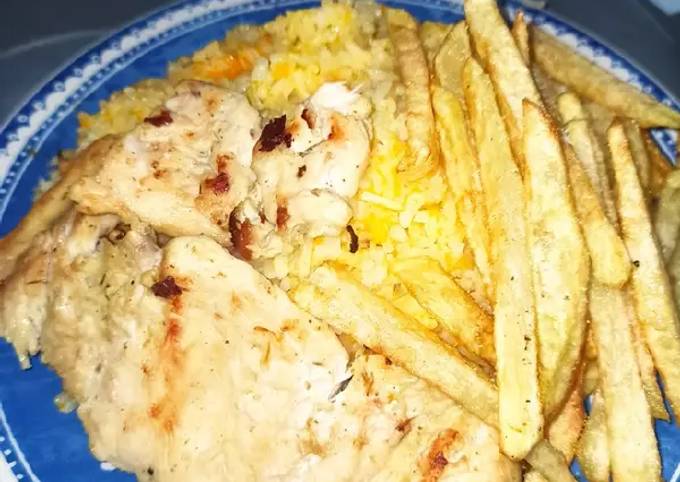 Pechuga de pollo asada con papas a la francesa (Mi comida favorita) Receta  de Andrea Escott De Rojas- Cookpad