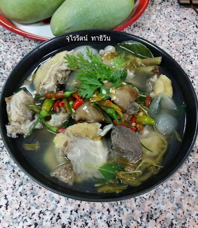 รูปของ ต้มยำไก่บ้านใบมะขามอ่อน