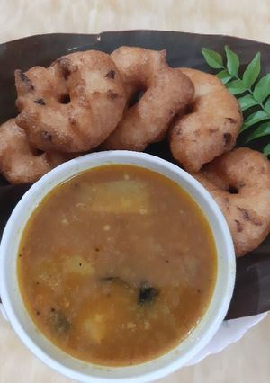 A picture of Sambar Vada.