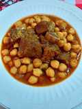 Garbanzos con ternera en salsa de ras el hanout y azafrán
