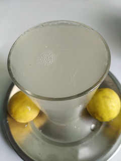 எலுமிச்சம் பழம் ஜூஸ் (Elumicham pazham juice recipe in tamil) செய்முறை முக்கிய புகைப்படம்