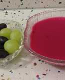 Crema fría de remolacha con uvas