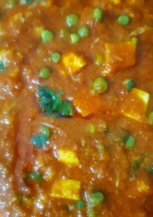 મટર પનીર (MATAR PANEER recipe in Gujarati) રેસીપી મુખ્ય ફોટો
