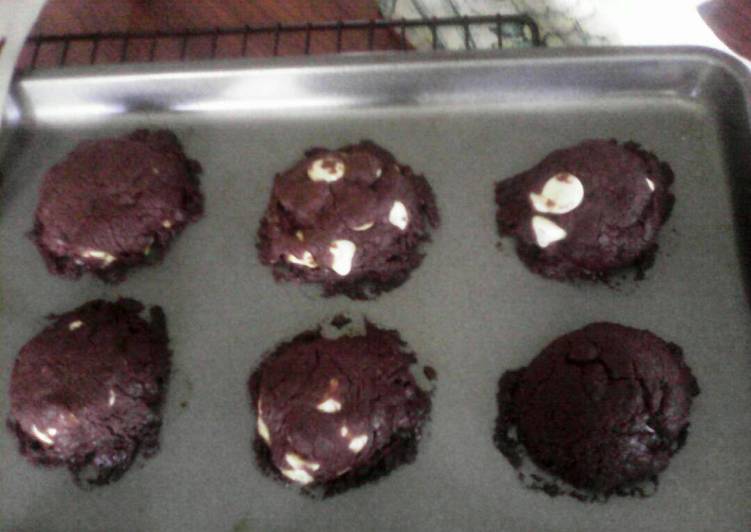 Steps to Prepare Any-night-of-the-week Chocolate Cookies