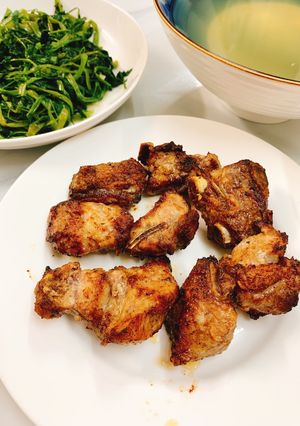 Hình của món Sườn nướng ngũ vị.