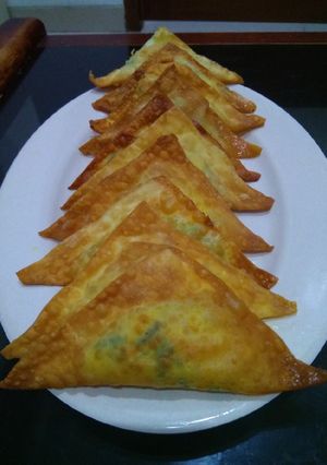 Foto resep Pangsit goreng segitiga isi jagung manis dan daun bawang