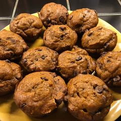 A picture of Pumpkin chocolate chip muffins.