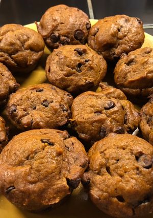 A picture of Pumpkin chocolate chip muffins.