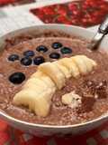 Porridge de avena con plátano y toppings
