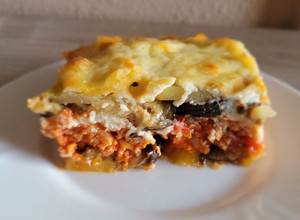 Muszaka, a görög rakott padlizsán recept fotója