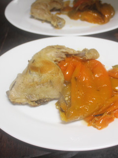 Una foto de Contramuslos de pollo con pimientos italiamos