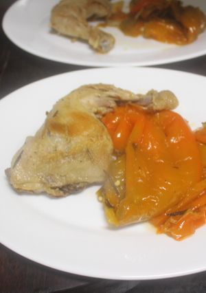 Una foto de Contramuslos de pollo con pimientos italiamos