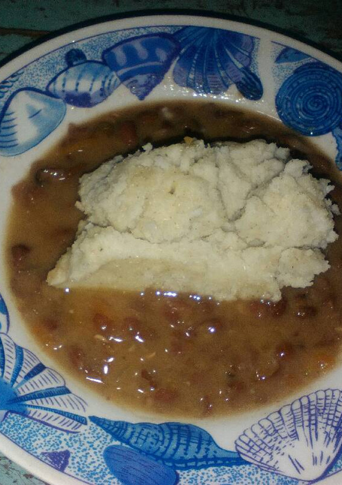 A picture of Milky ugali with buttered beans.
