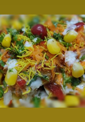 आलू स्वीटकॉर्न चाट (aloo sweet corn chaat recipe in Hindi) रेसिपी मुख्य फोटो