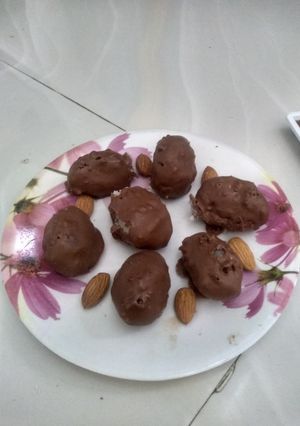 બન્ટી બાર ચોકોલેટ (Bounty Bar Chocolate Recipe In Gujarati) રેસીપી મુખ્ય ફોટો