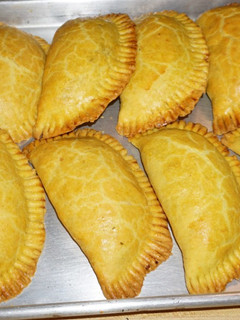 Una foto de EMPANADAS JAMAIQUINAS DE VACUNO. JON STYLE